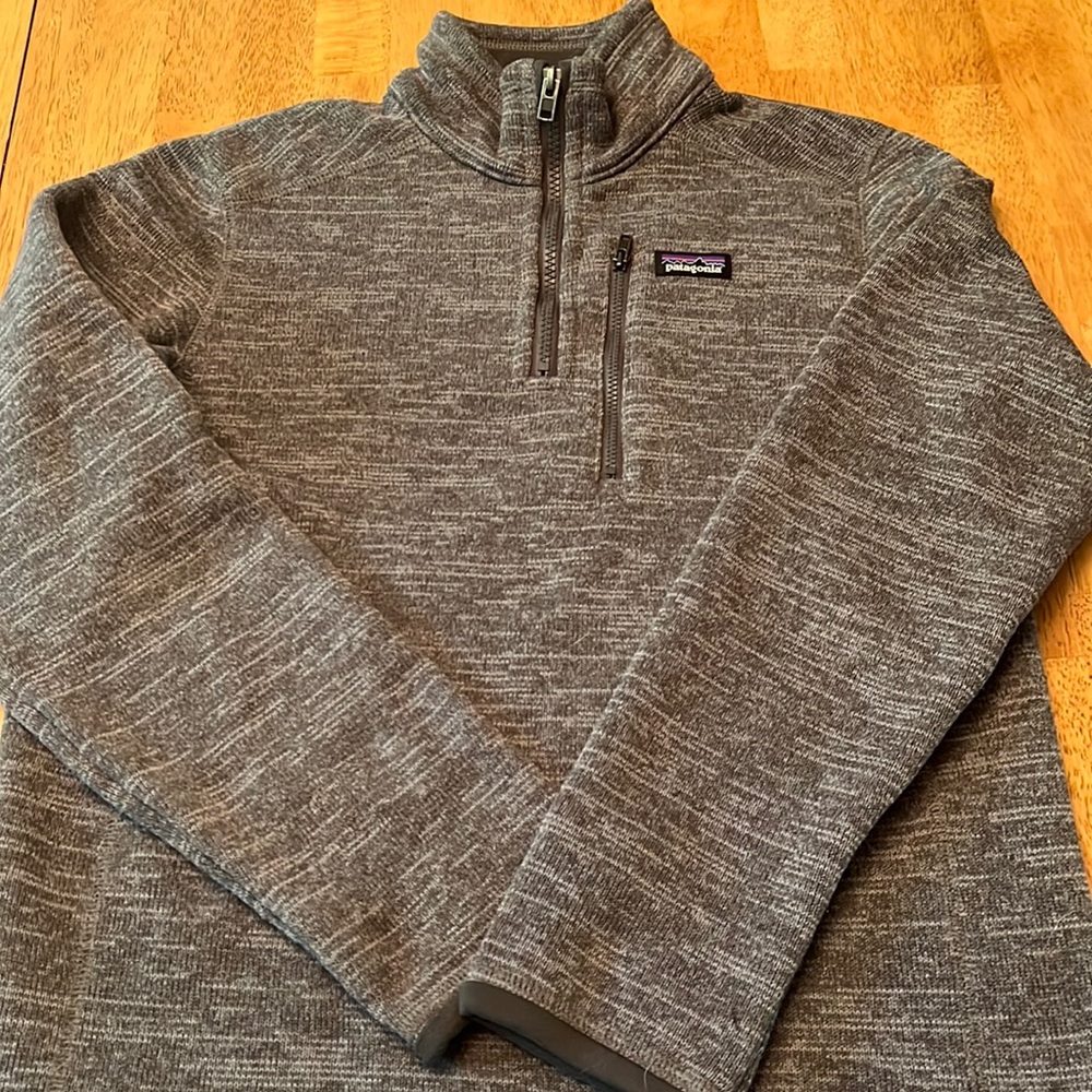 Like new boys/girls Patagonia XL pullover